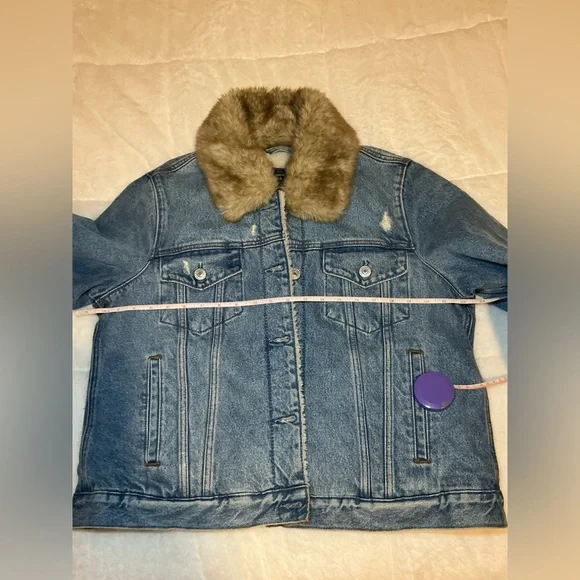 Abercrombie & fitch Denim Jacket with Faux Fur Collar - Picture 6 of 12